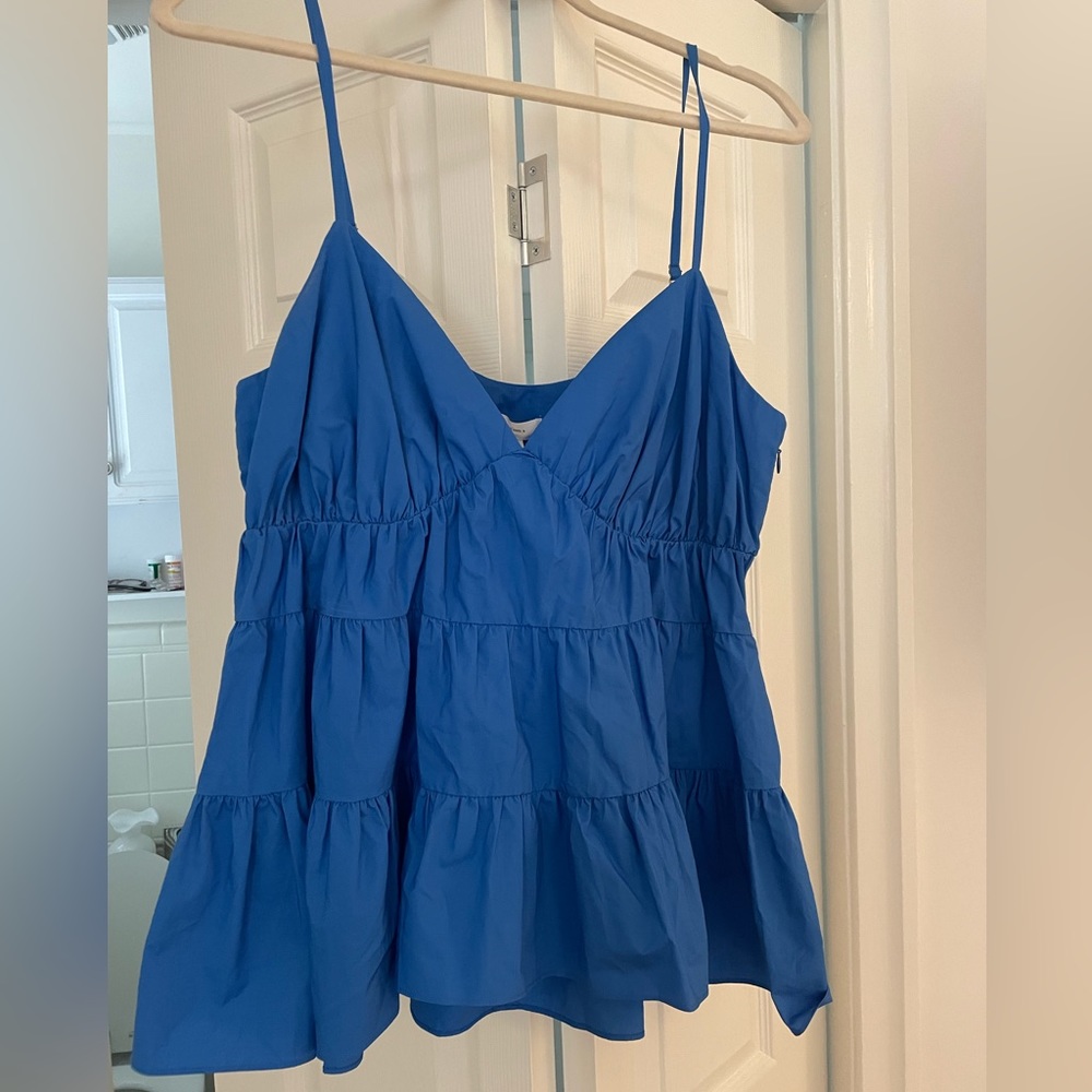 a loves a Top